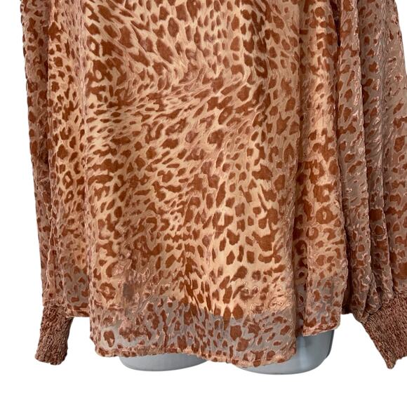 Easel Leopard Animal Print Blouse Peach Semi Sheer Velour V-Neck NWT Boho Glam S - Picture 4 of 11